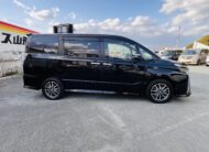 2019 TOYOTA VOXY 4WD