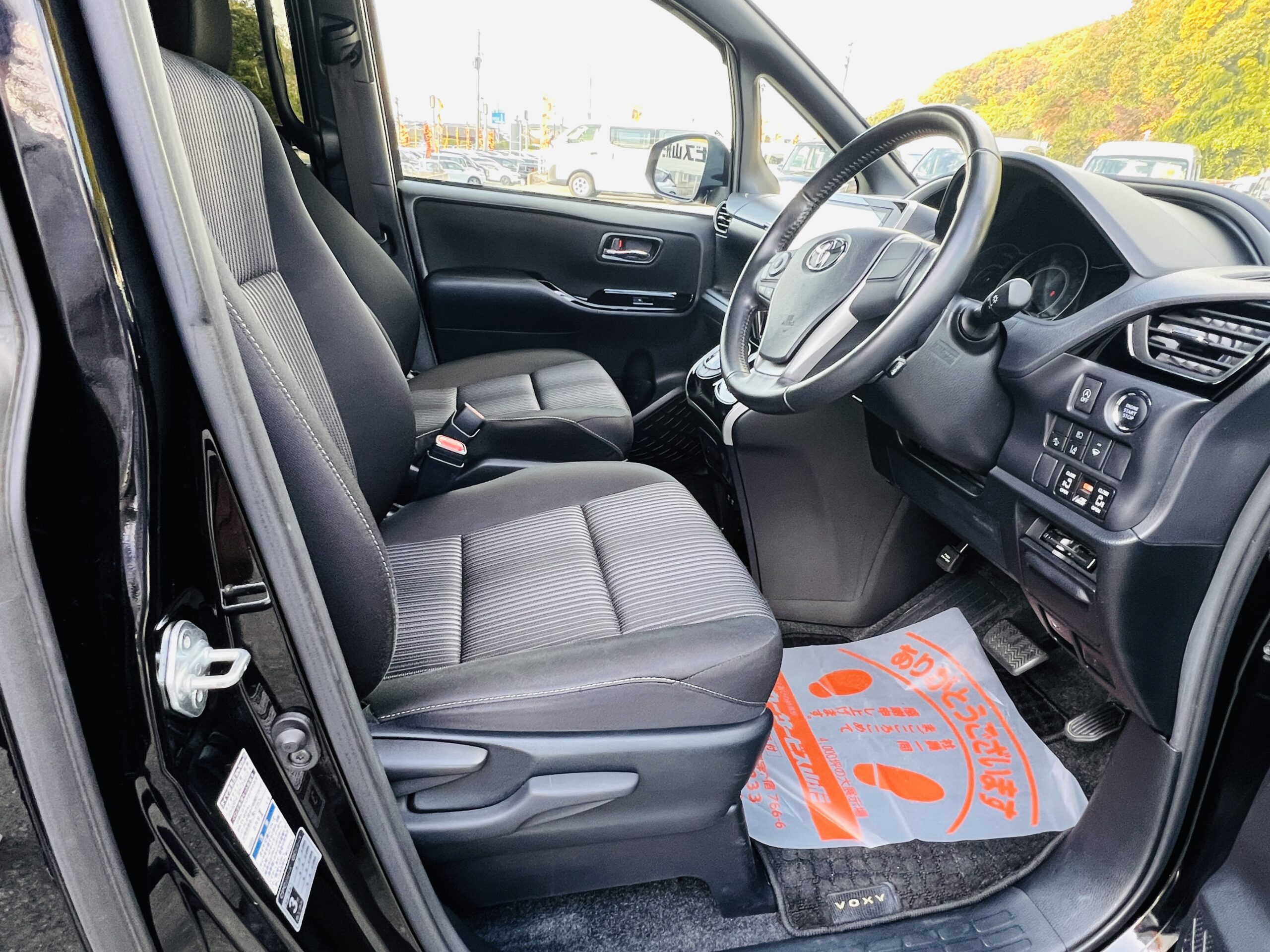 2019 TOYOTA VOXY 4WD