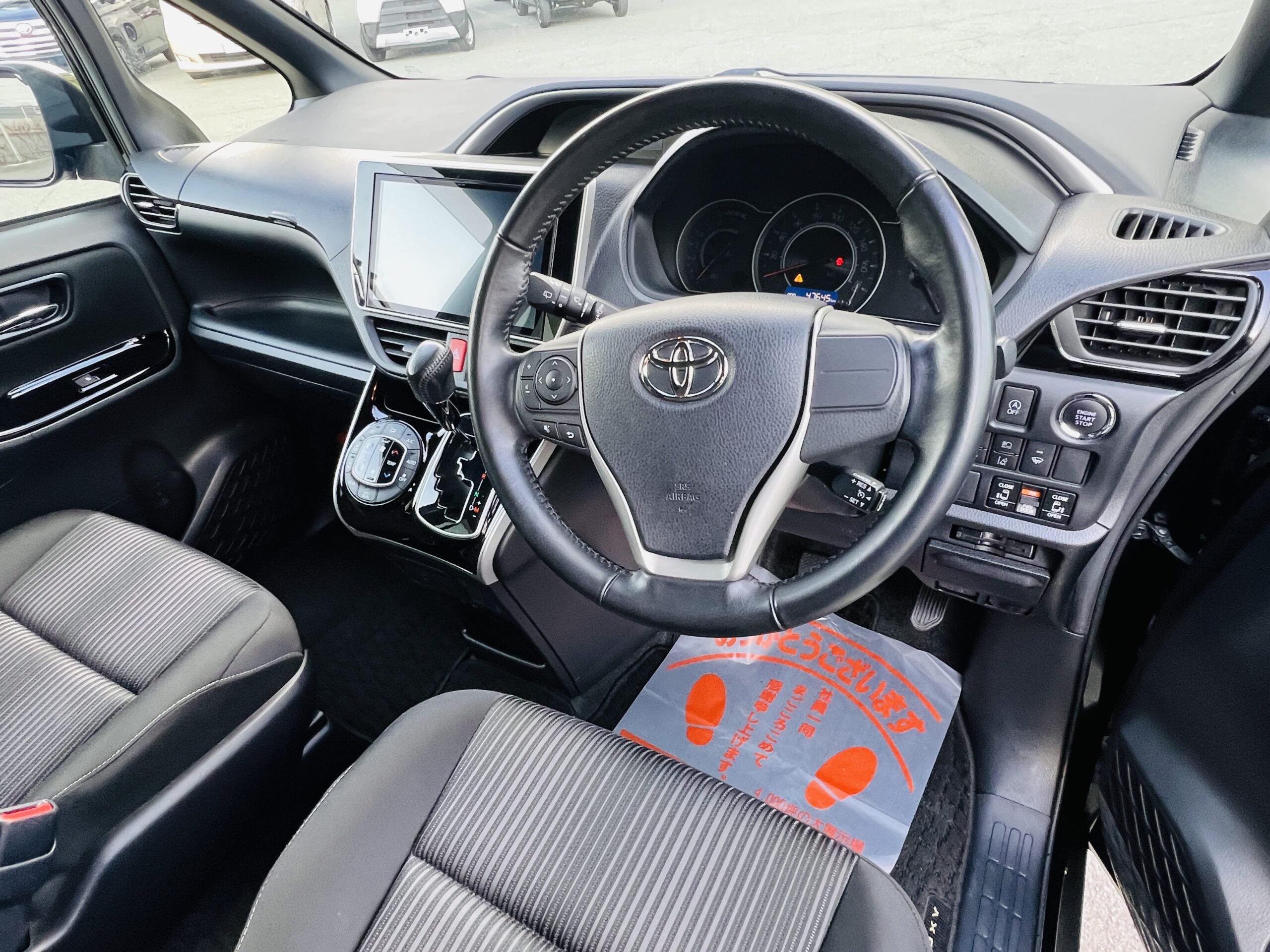 2019 TOYOTA VOXY 4WD