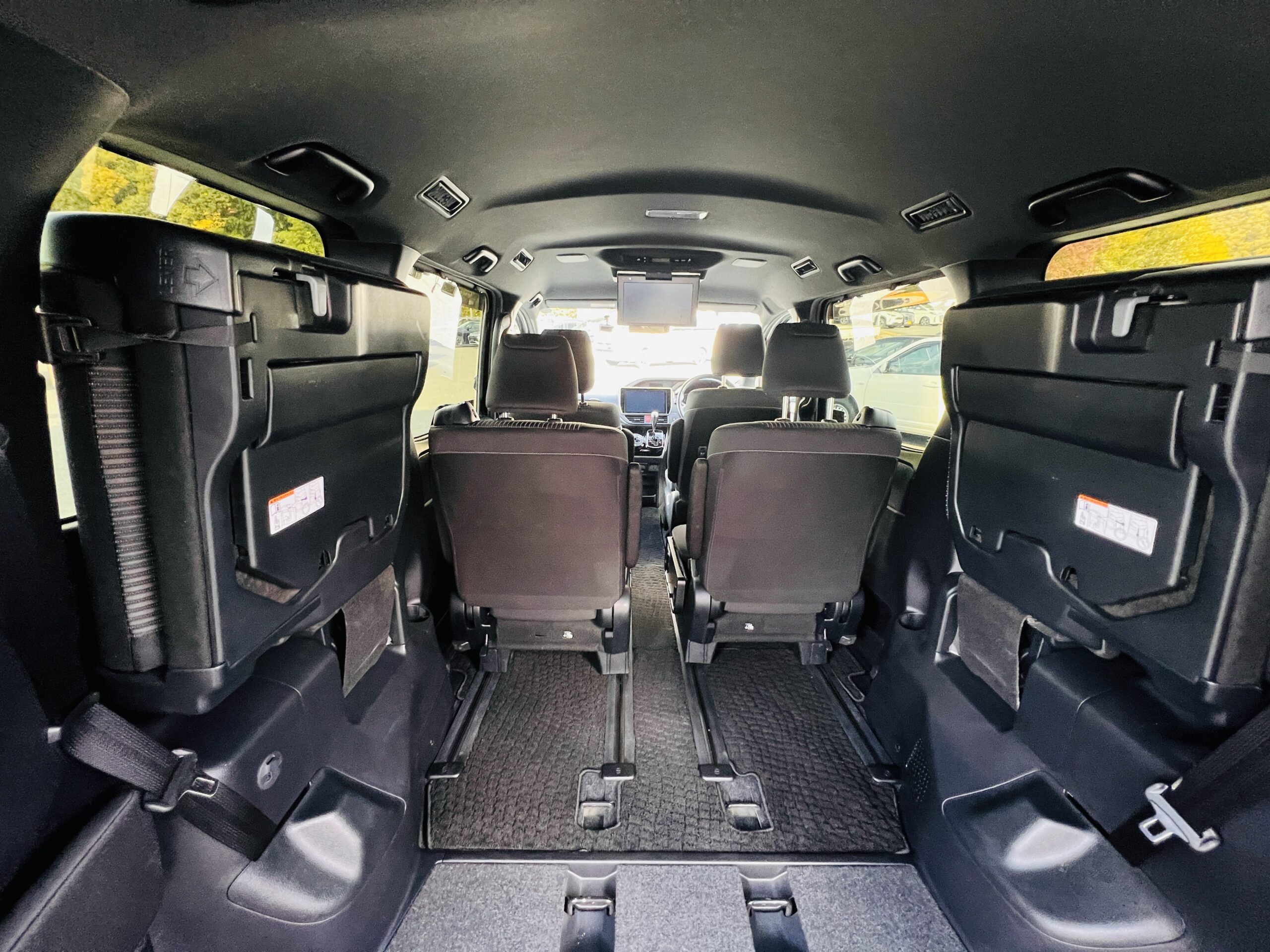 2019 TOYOTA VOXY 4WD