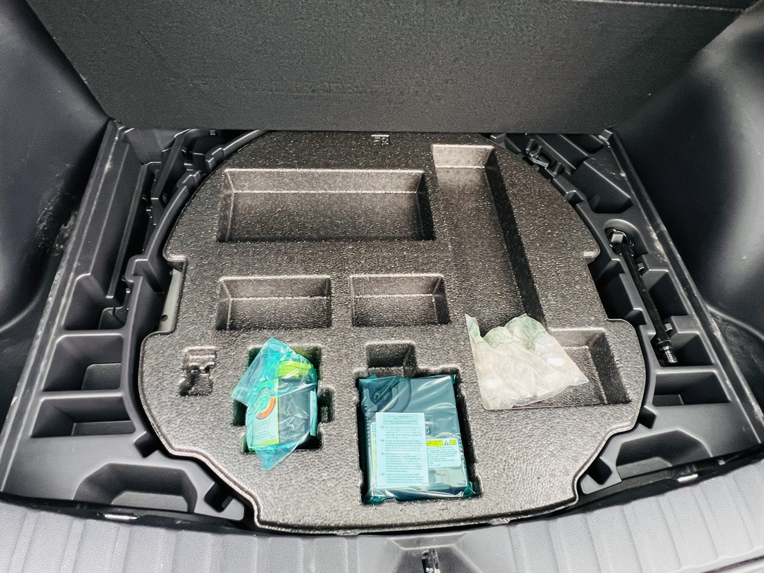 Toyota Corolla Cross 4WD Hybrid