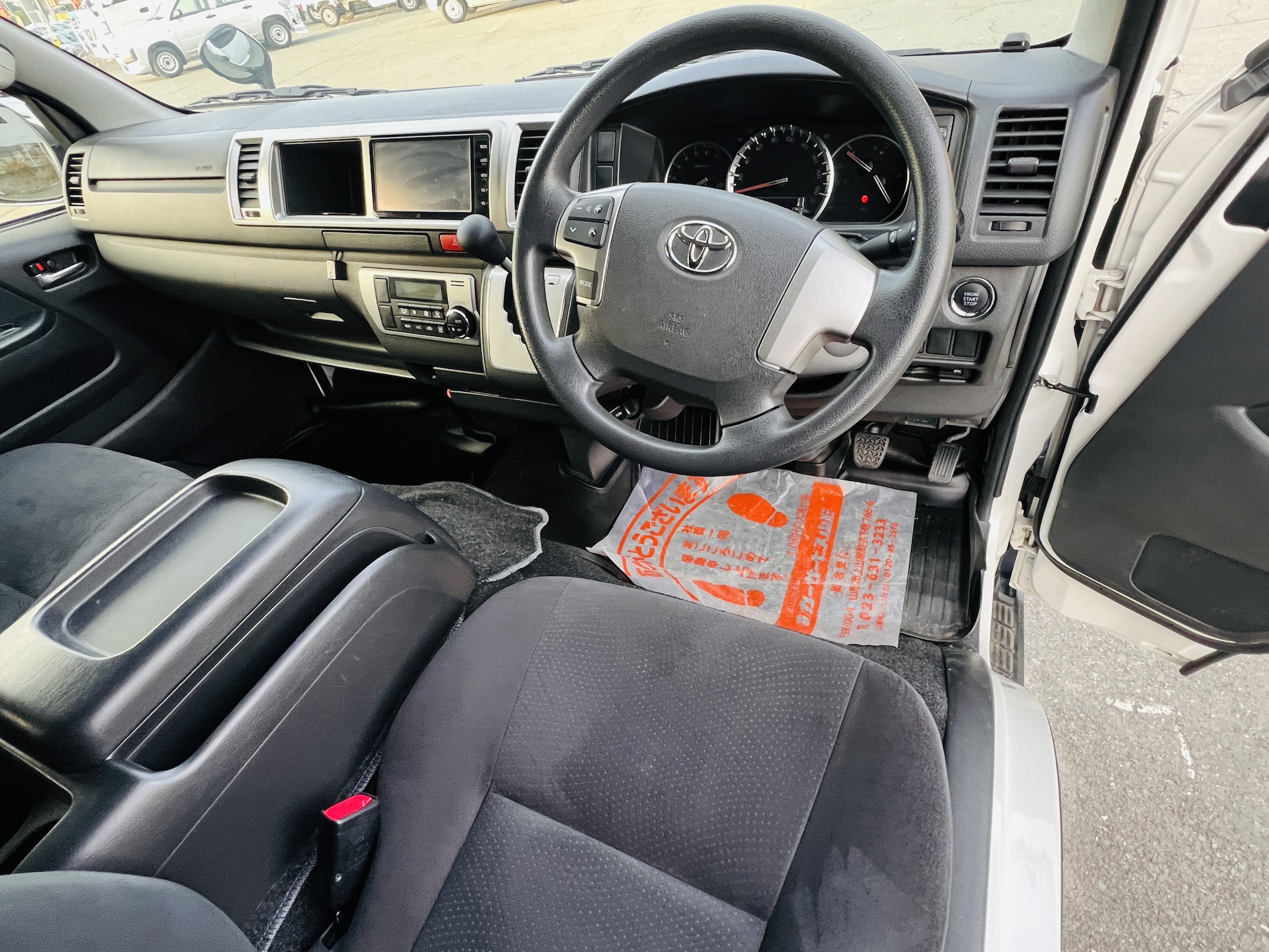 TOYOTA REGIUS ACE – SuperGL