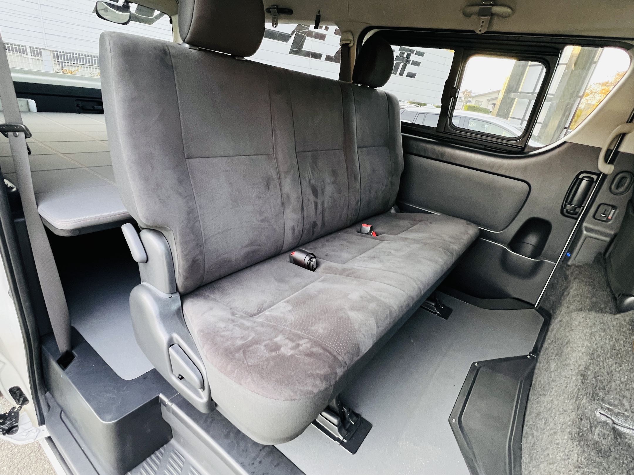 TOYOTA REGIUS ACE – SuperGL