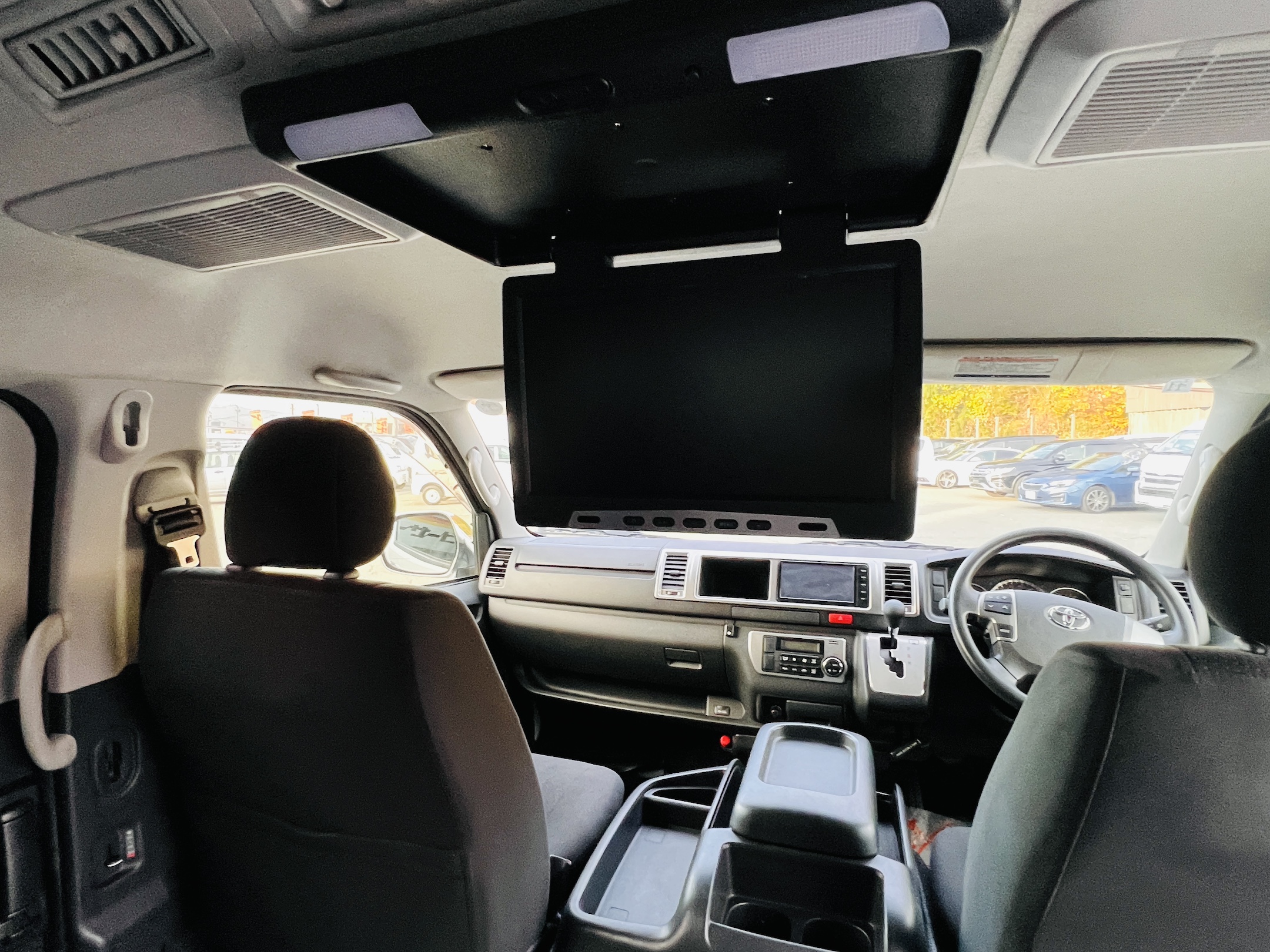 TOYOTA REGIUS ACE – SuperGL