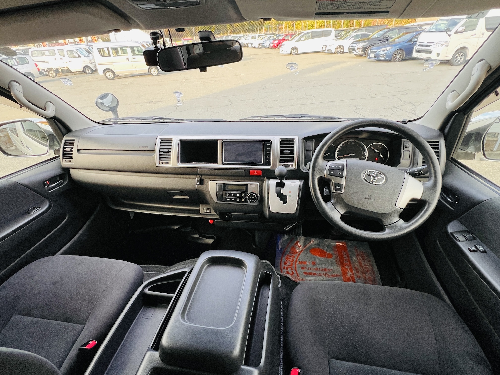 TOYOTA REGIUS ACE – SuperGL