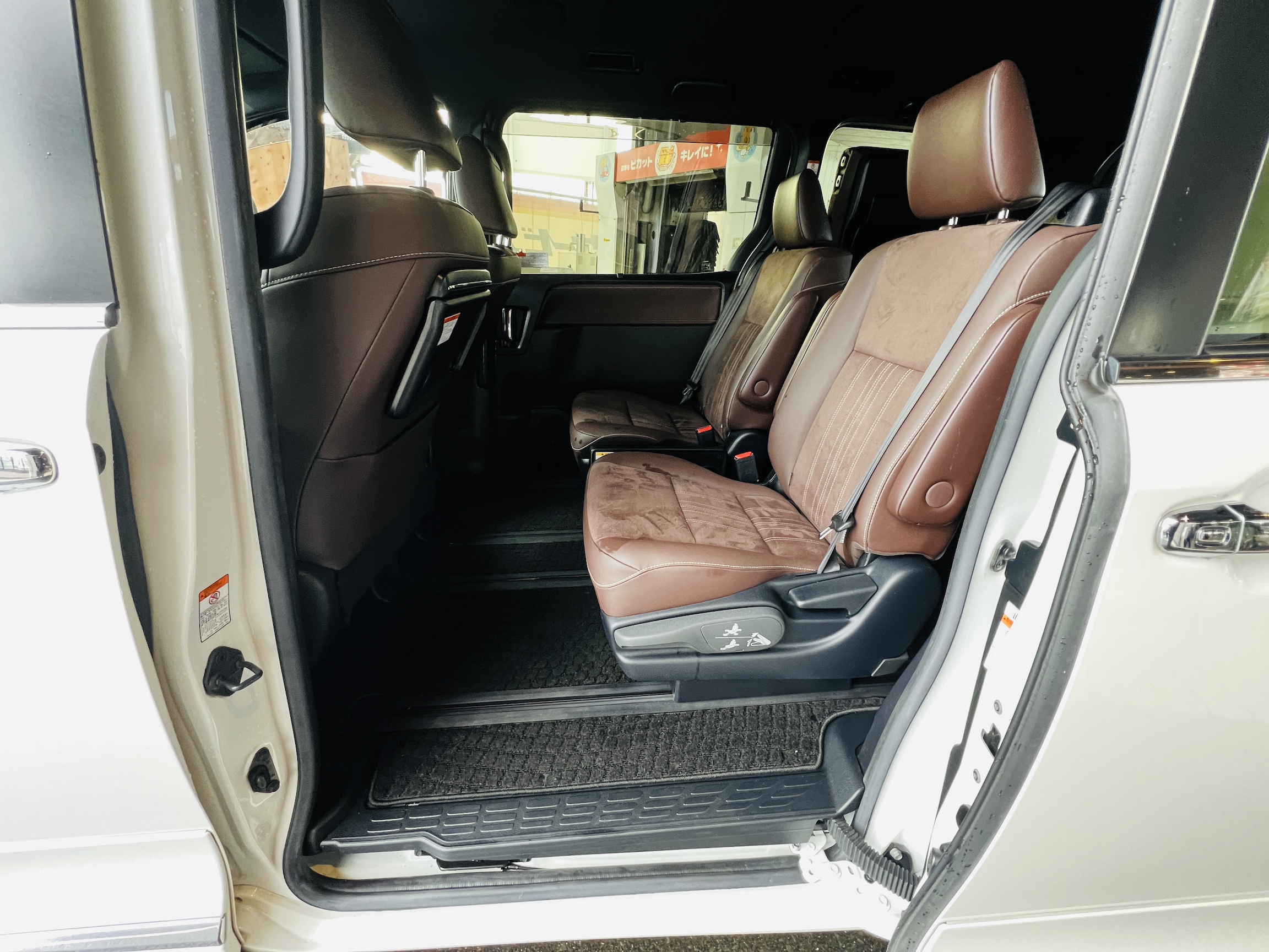 2019 TOYOTA ESQUIRE GI PREMIUM PACKAGE 4WD