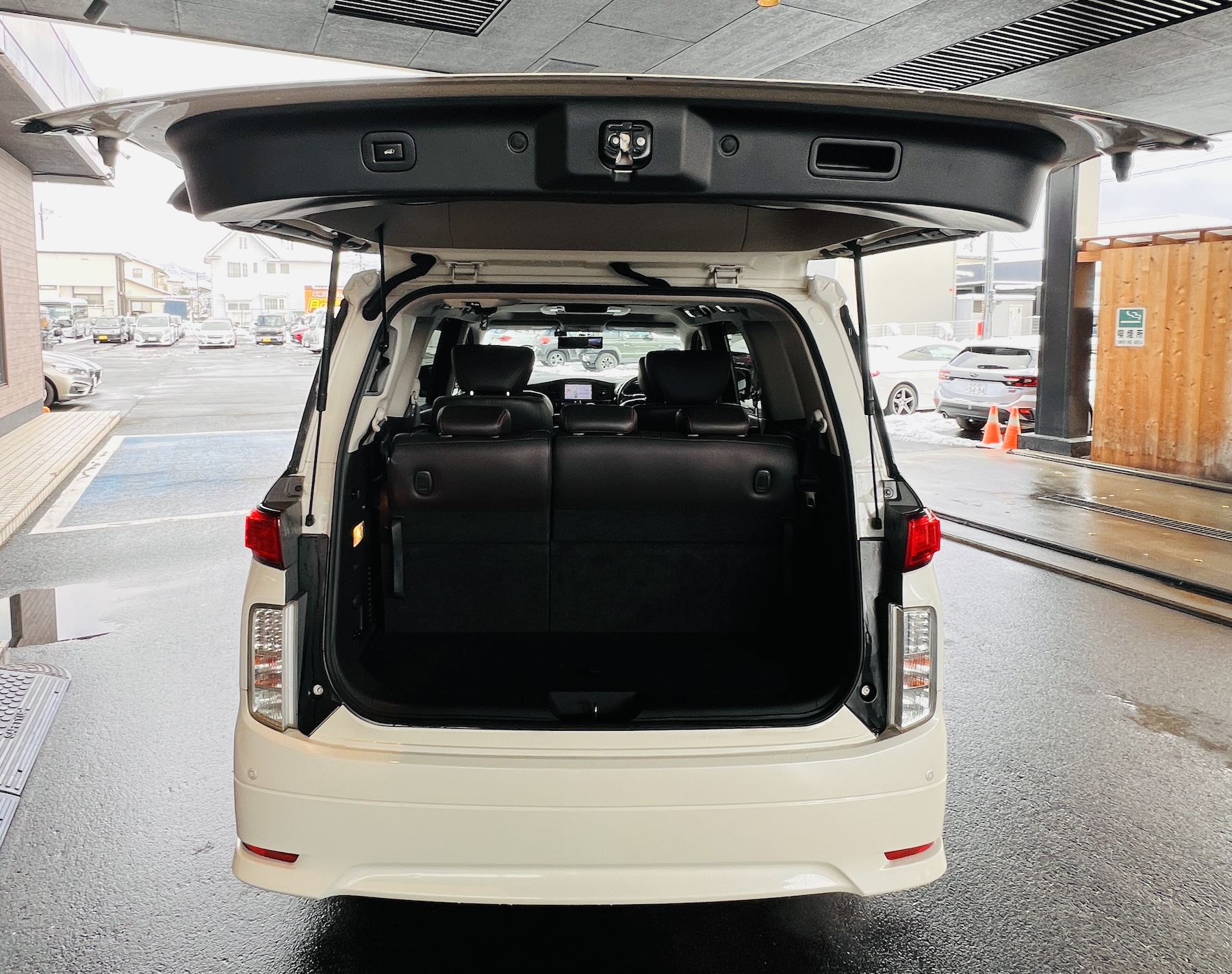 2011 NISSAN ELGRAND 350 HIGHWAY STAR PREMIUM