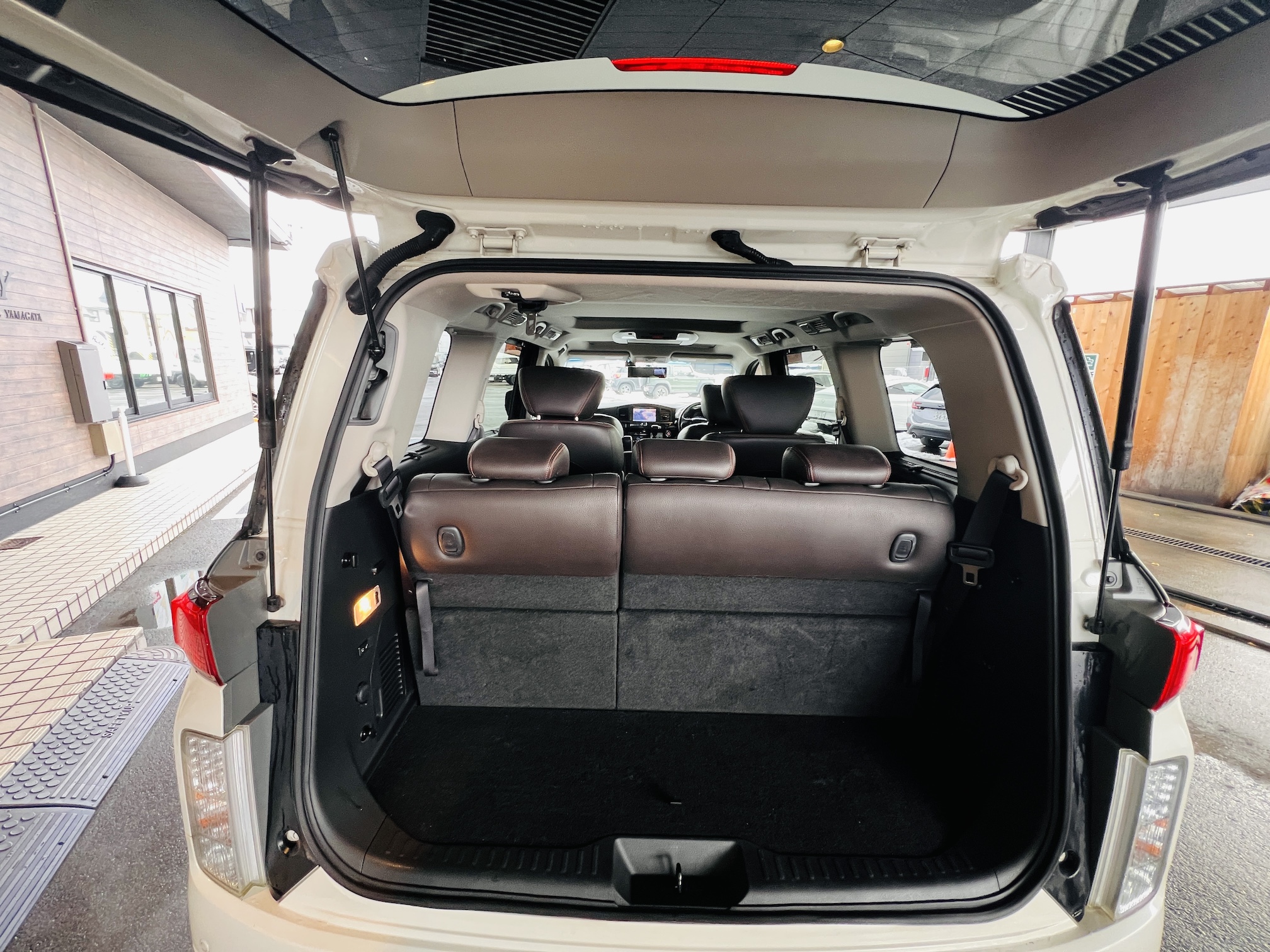 2011 NISSAN ELGRAND 350 HIGHWAY STAR PREMIUM