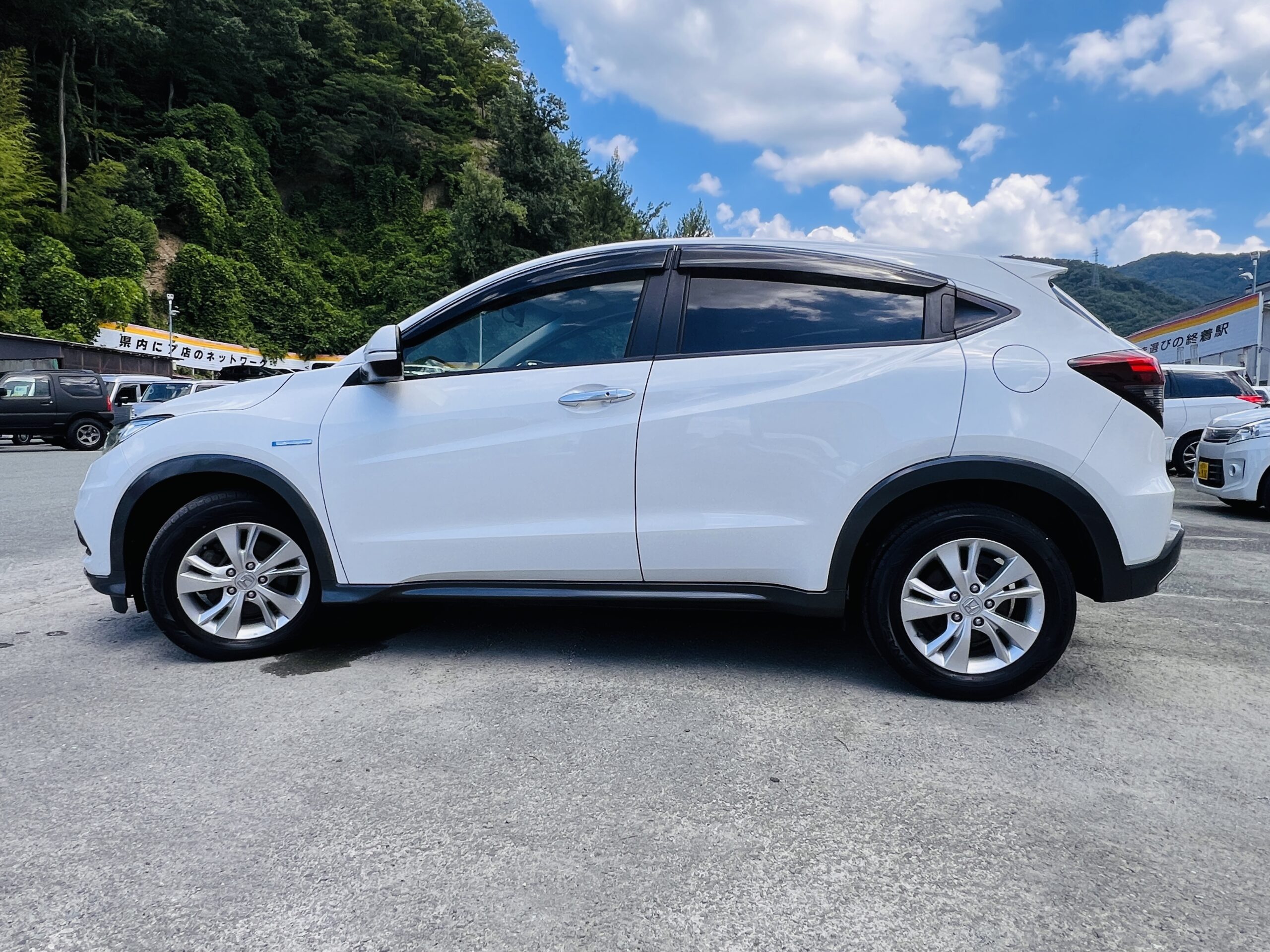 2019 HONDA VEZEL  – HYBRID X 4WD
