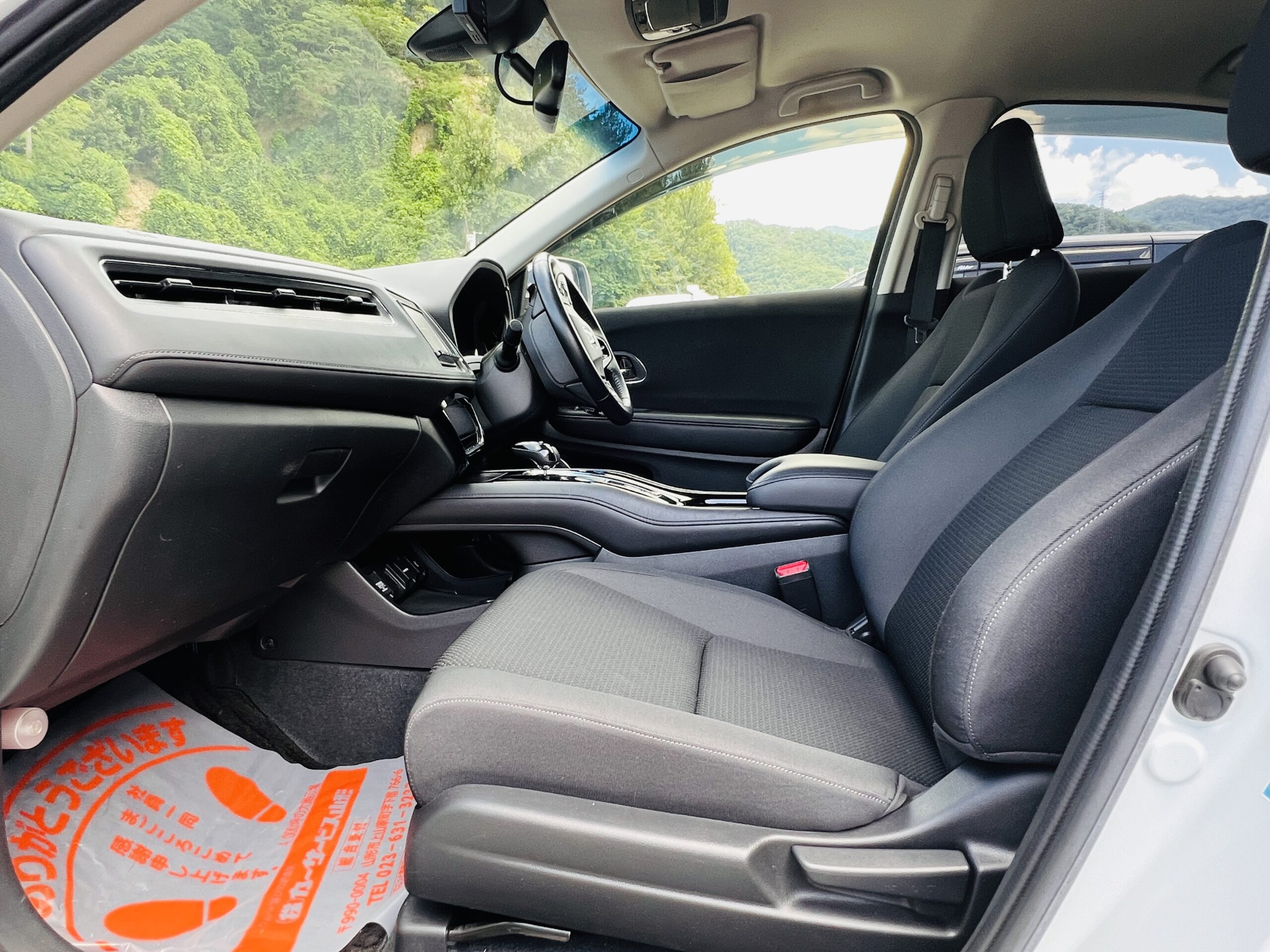 2019 HONDA VEZEL  – HYBRID X 4WD