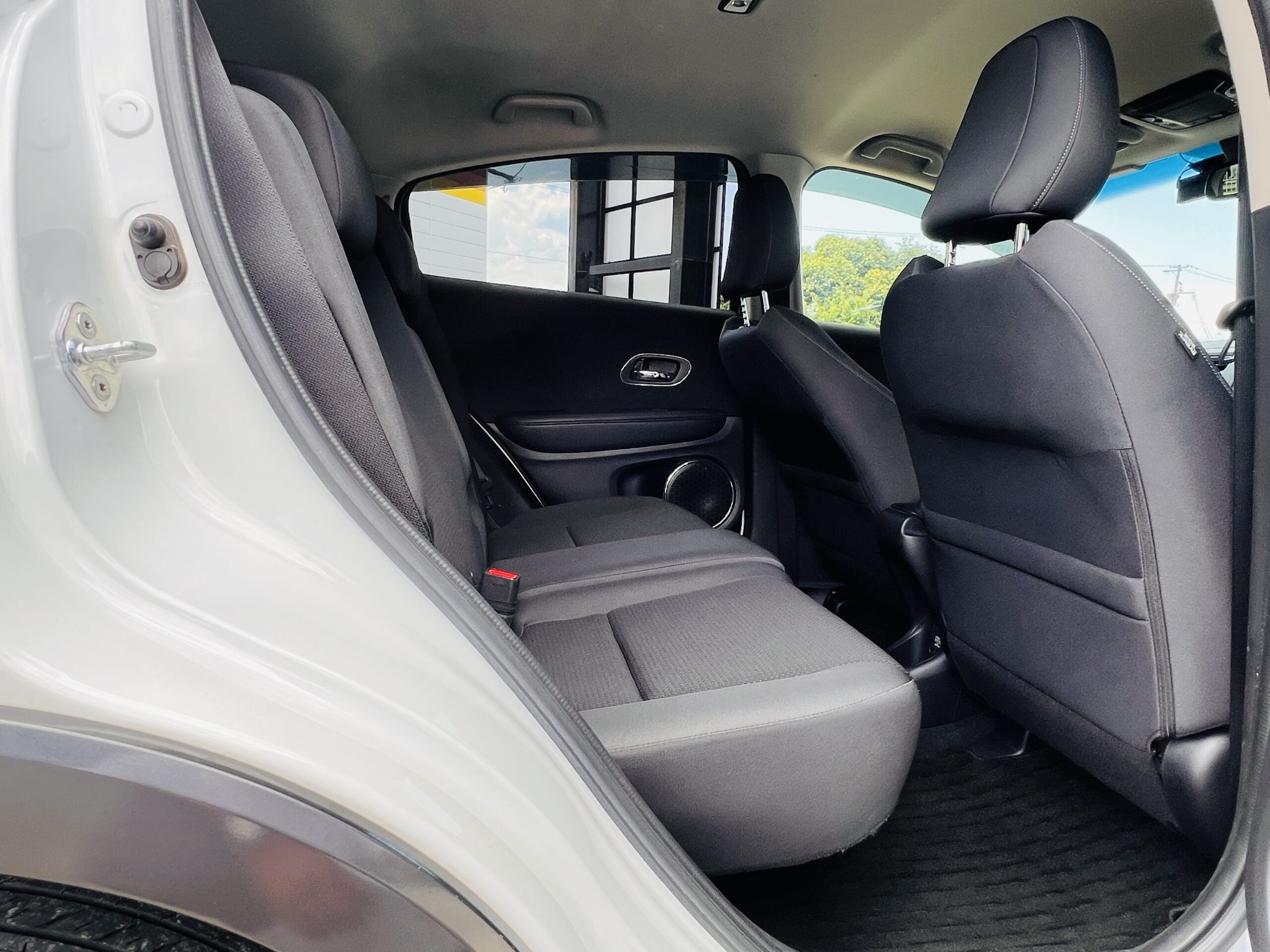 2019 HONDA VEZEL  – HYBRID X 4WD