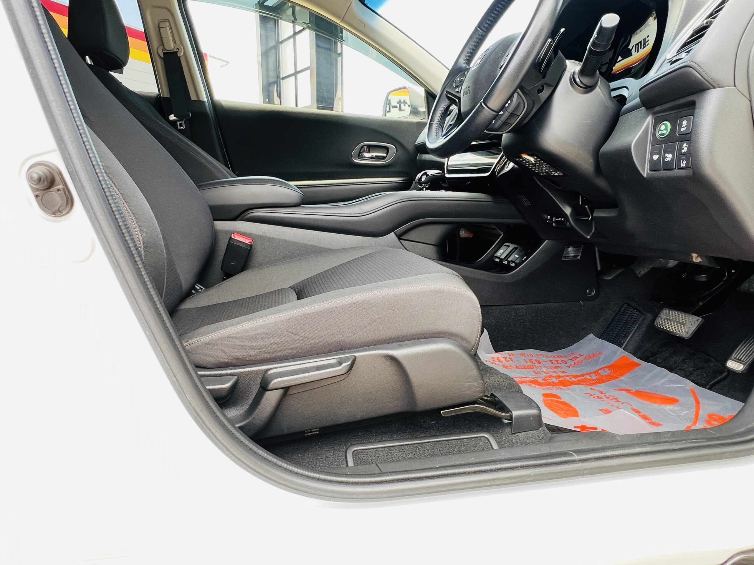 2019 HONDA VEZEL  – HYBRID X 4WD