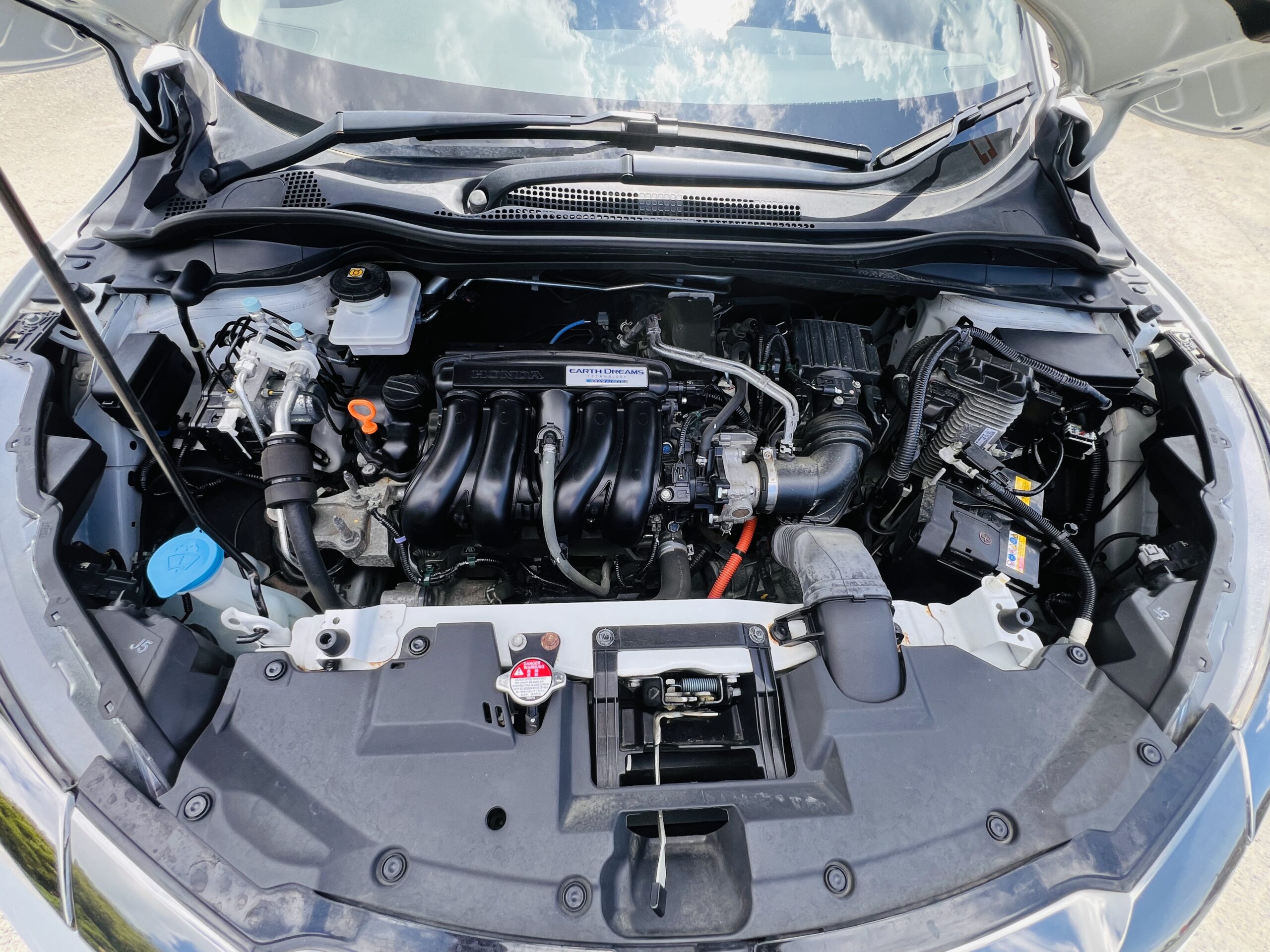 2019 HONDA VEZEL  – HYBRID X 4WD