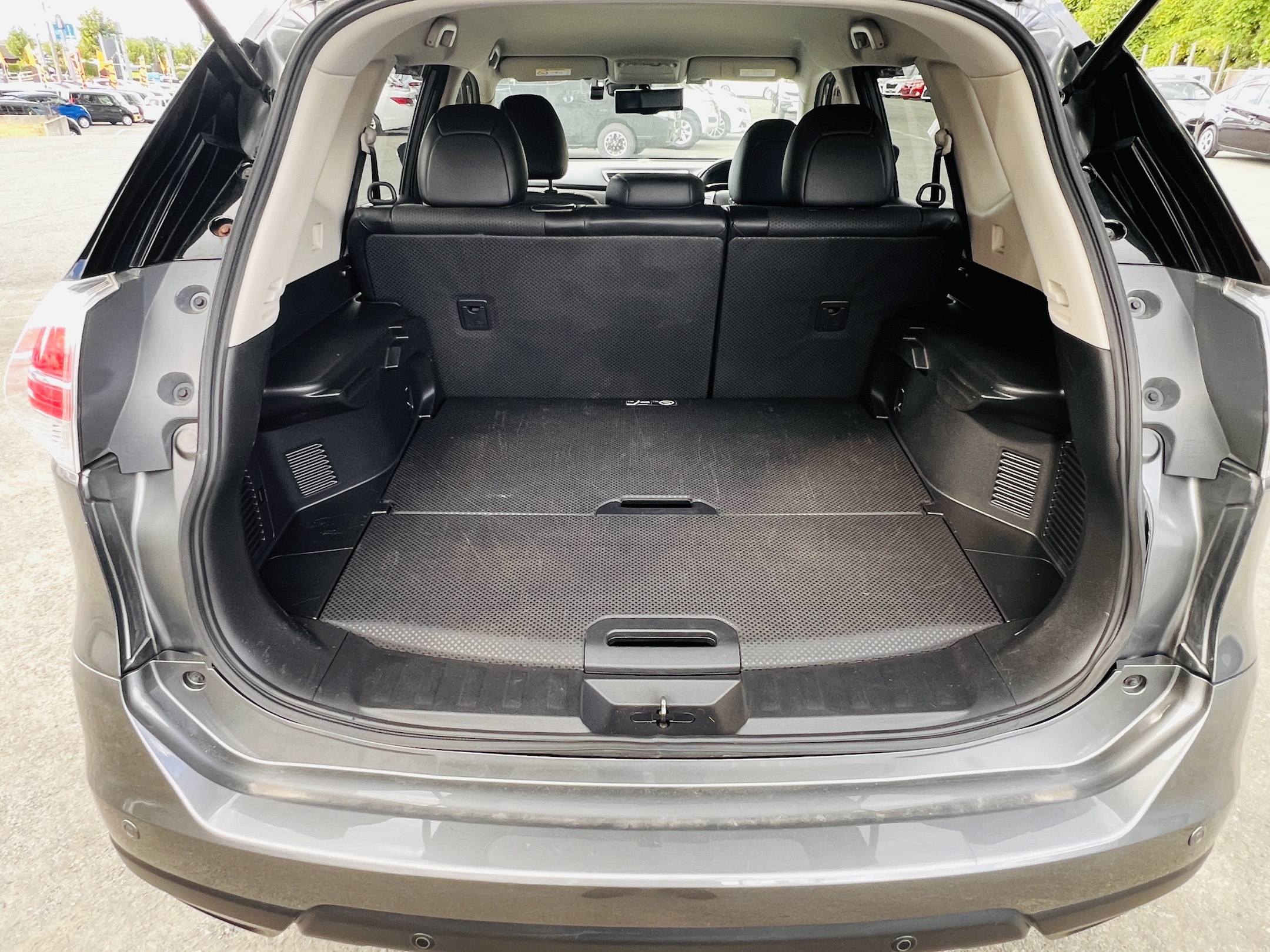 2018 NiSSAN X-TRAIL 20S
