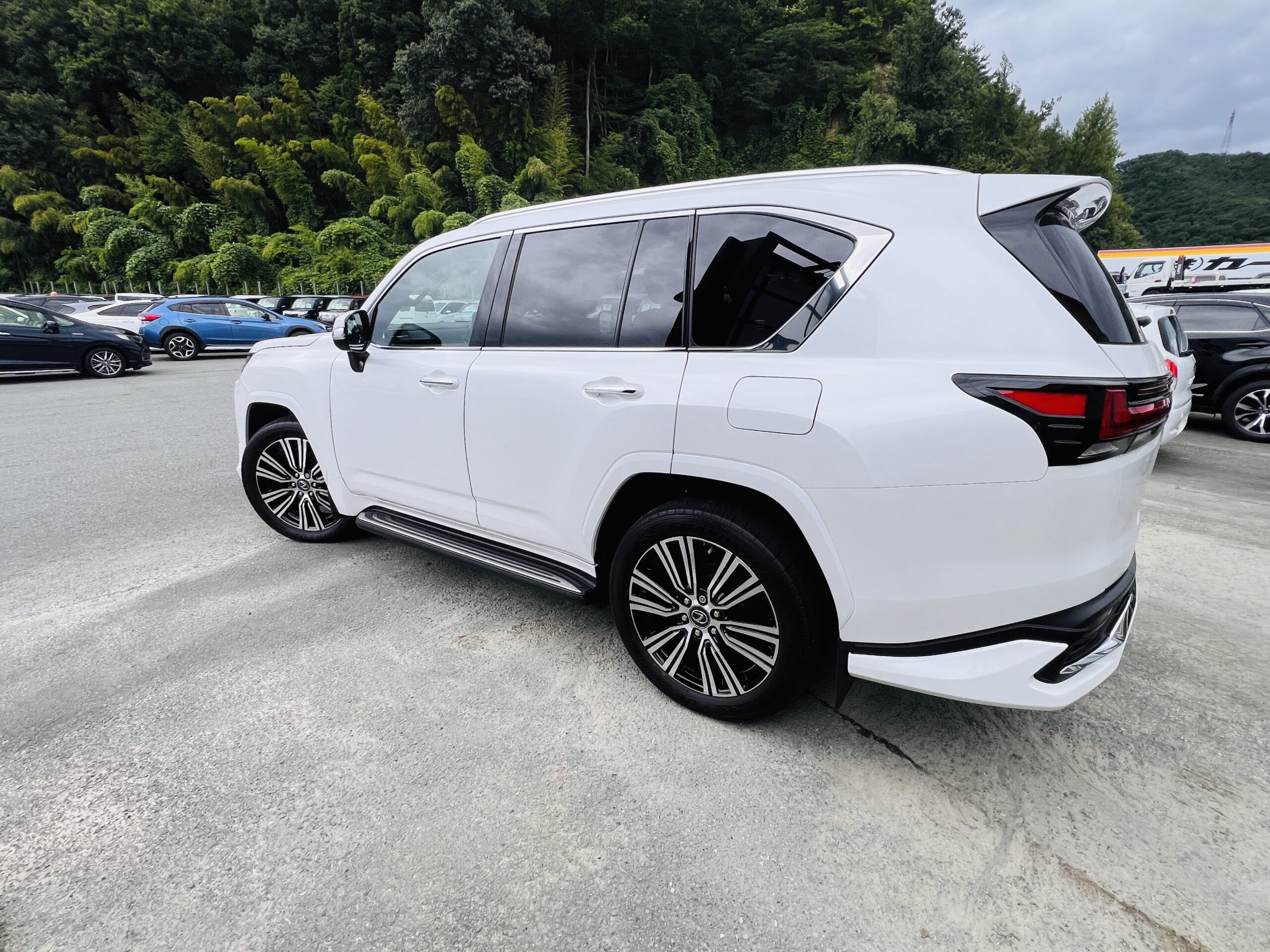 2022 LEXUS LX 600