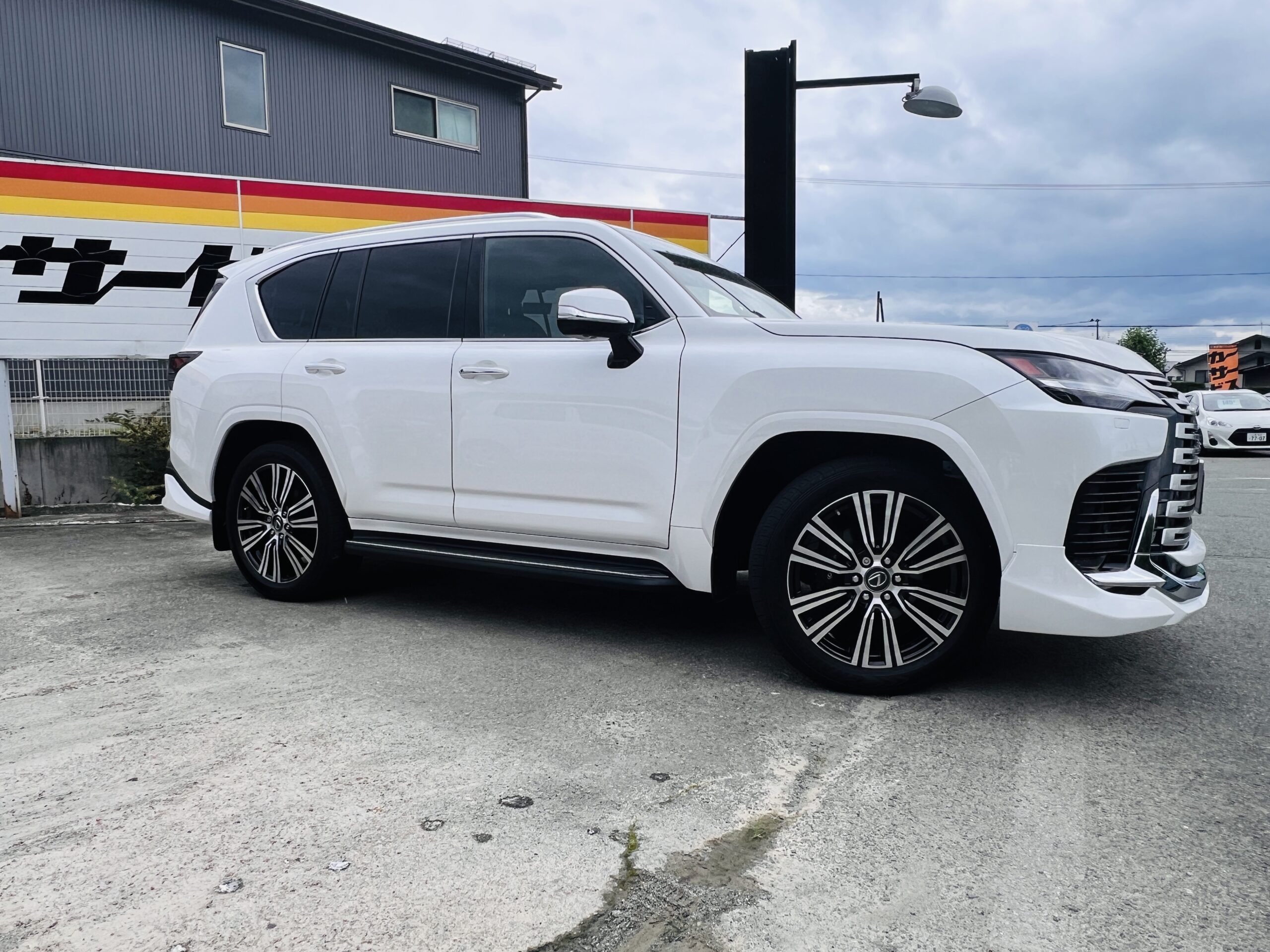 2022 LEXUS LX 600