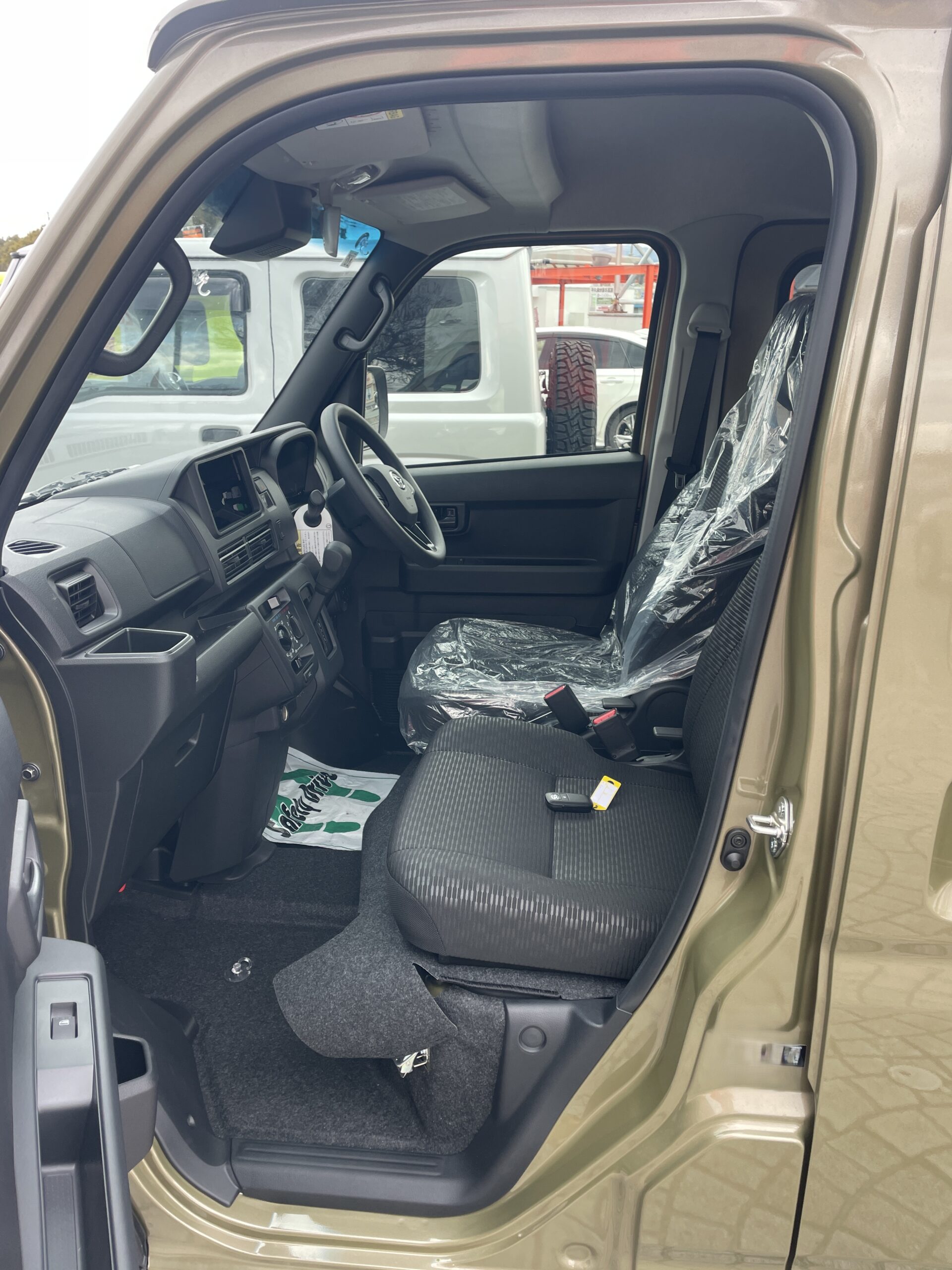 2024 DAIHATSU HIJET CARGO DECK VAN G 4WD