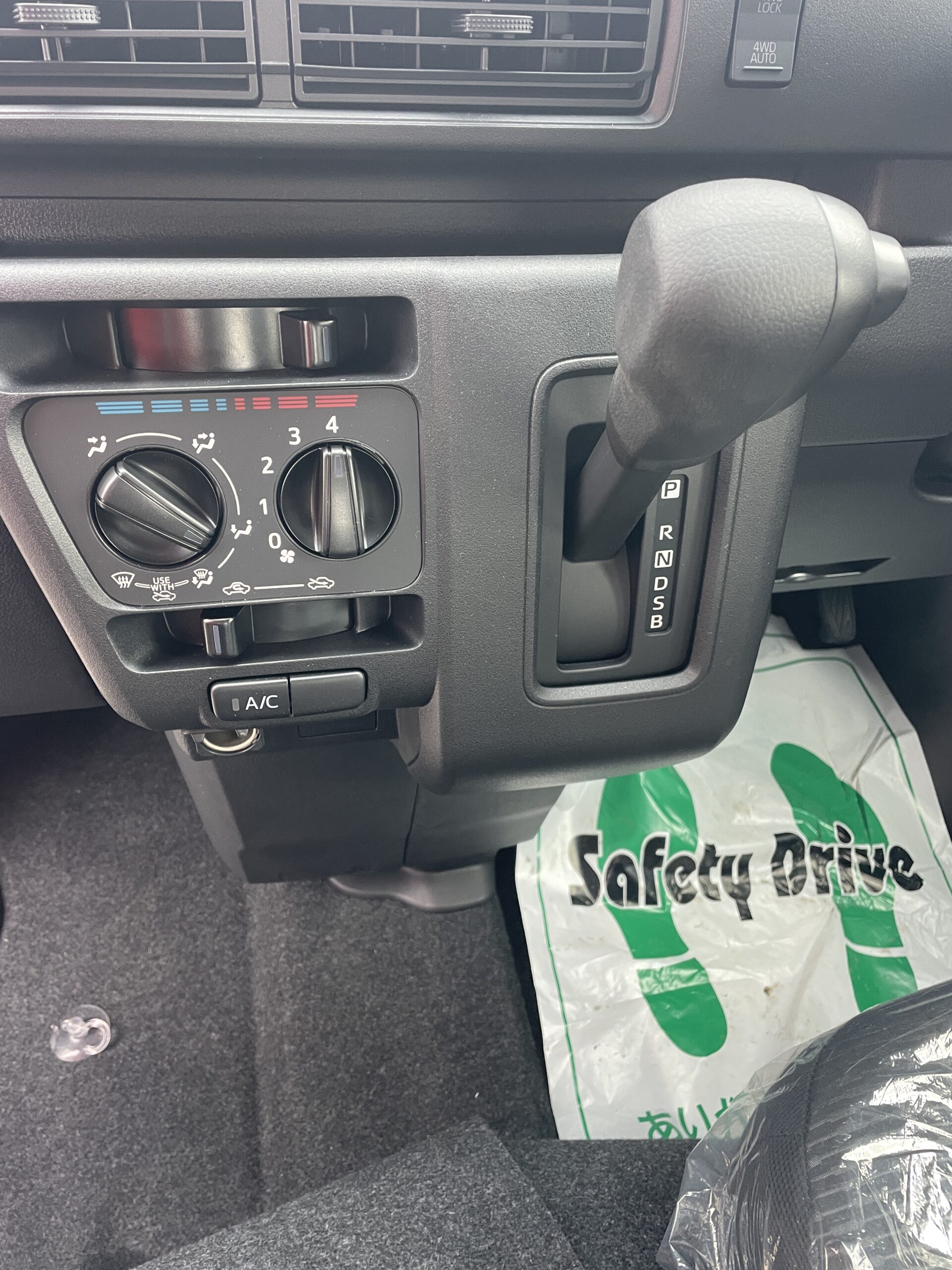 2024 DAIHATSU HIJET CARGO DECK VAN G 4WD