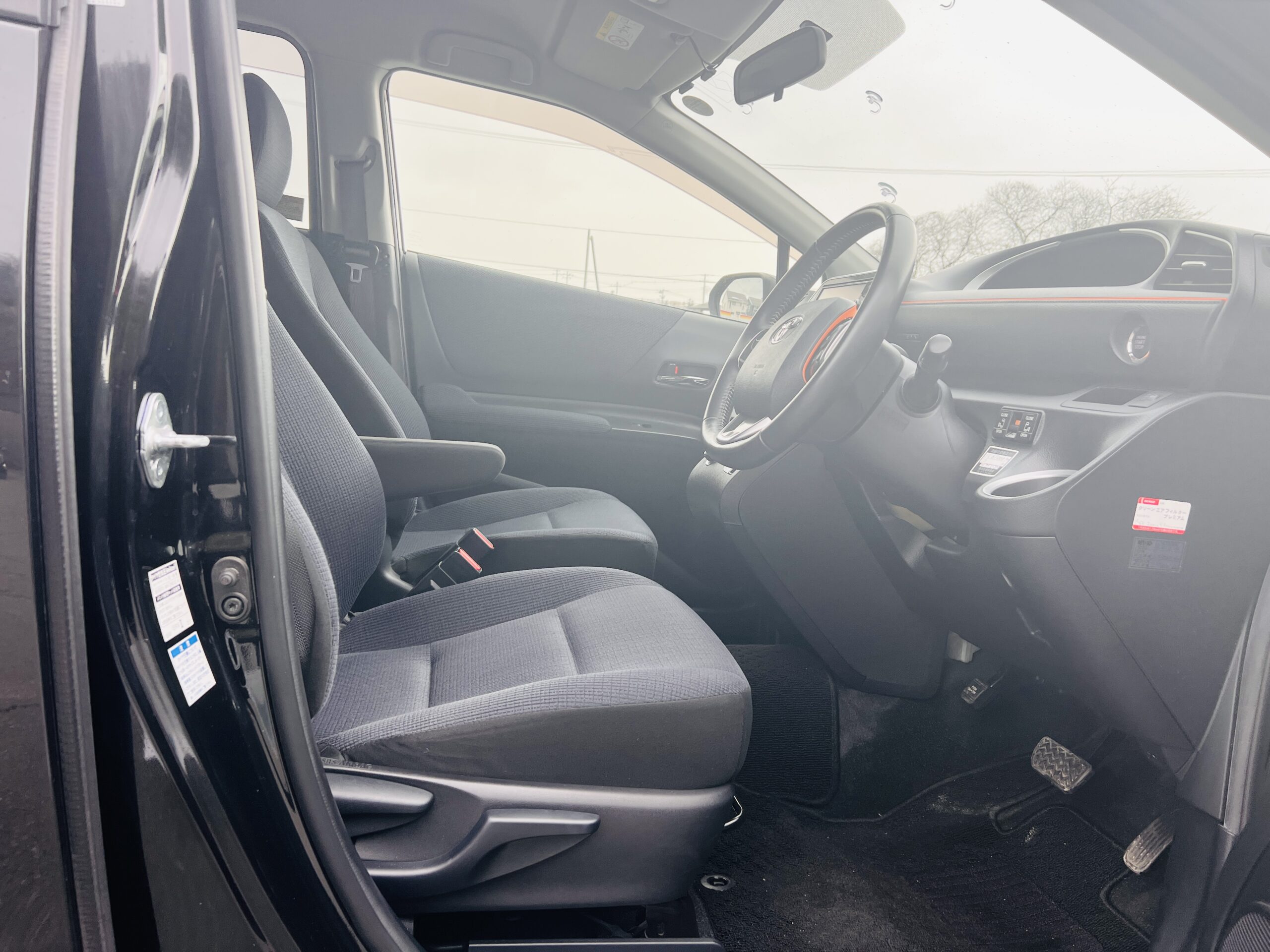 2017 TOYOTA SIENTA G 4WD