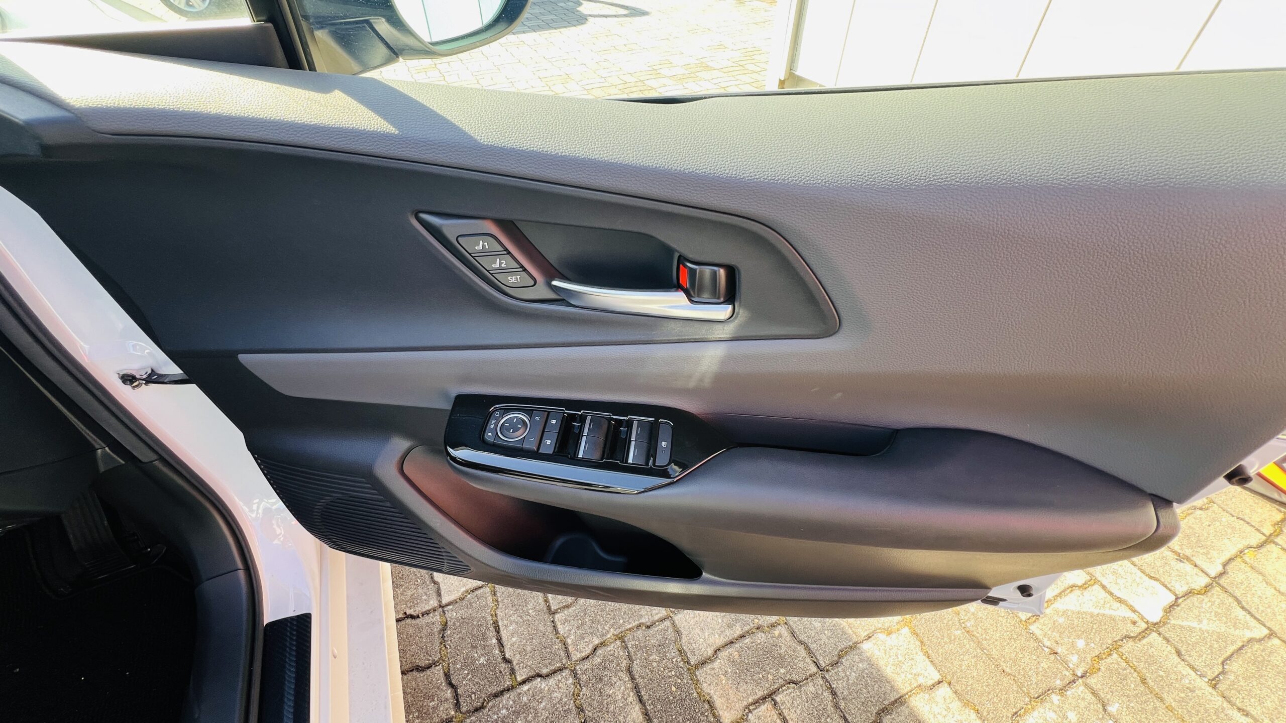 2023 TOYOTA PRIUS Z 4WD