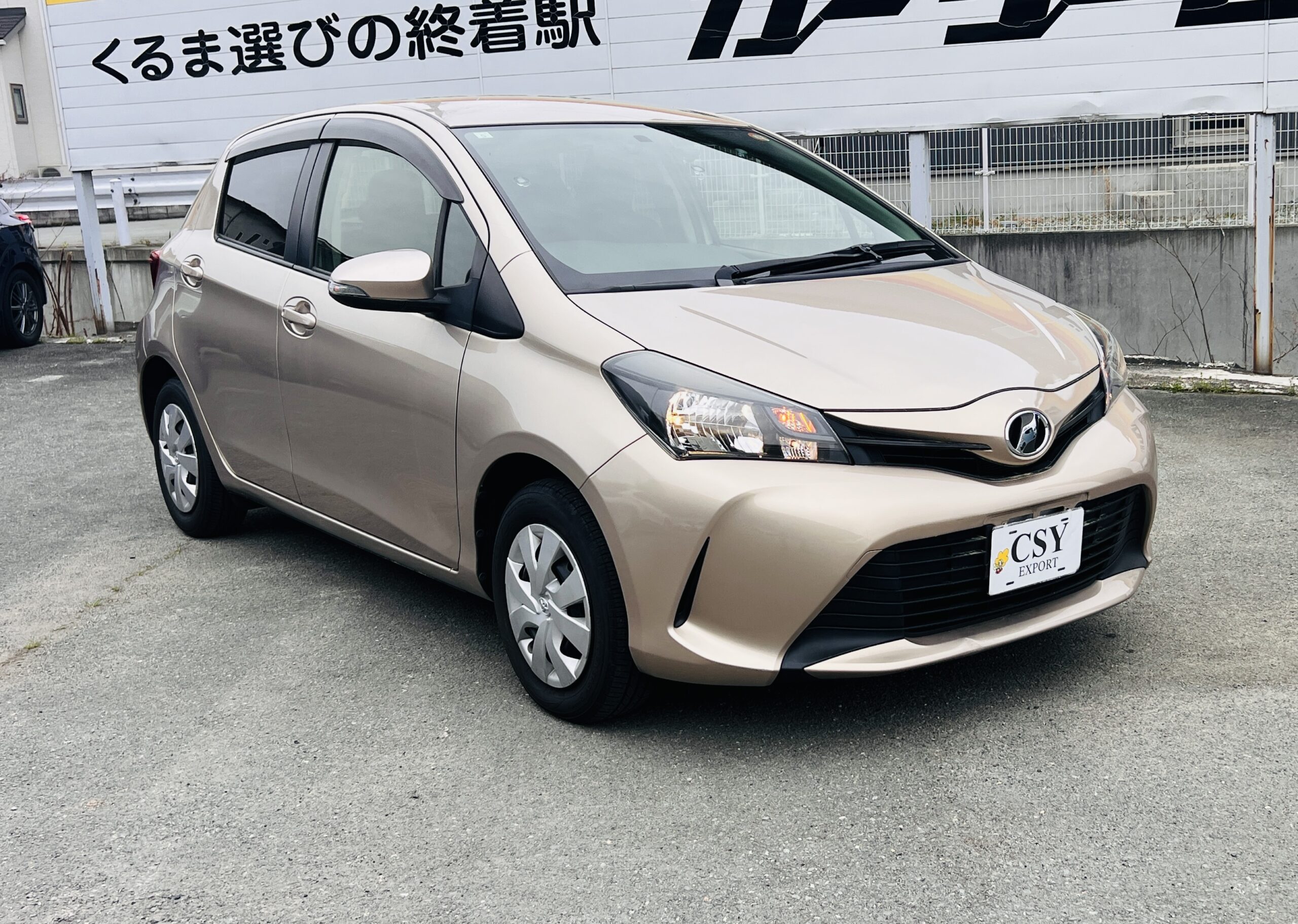 2015 TOYOTA VITZ F