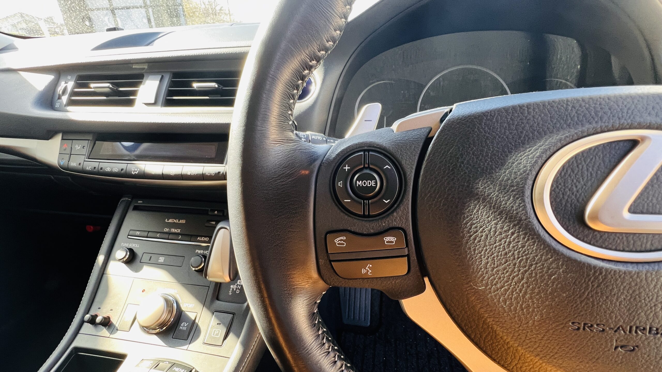 2015 LEXUS CT 200h Version C