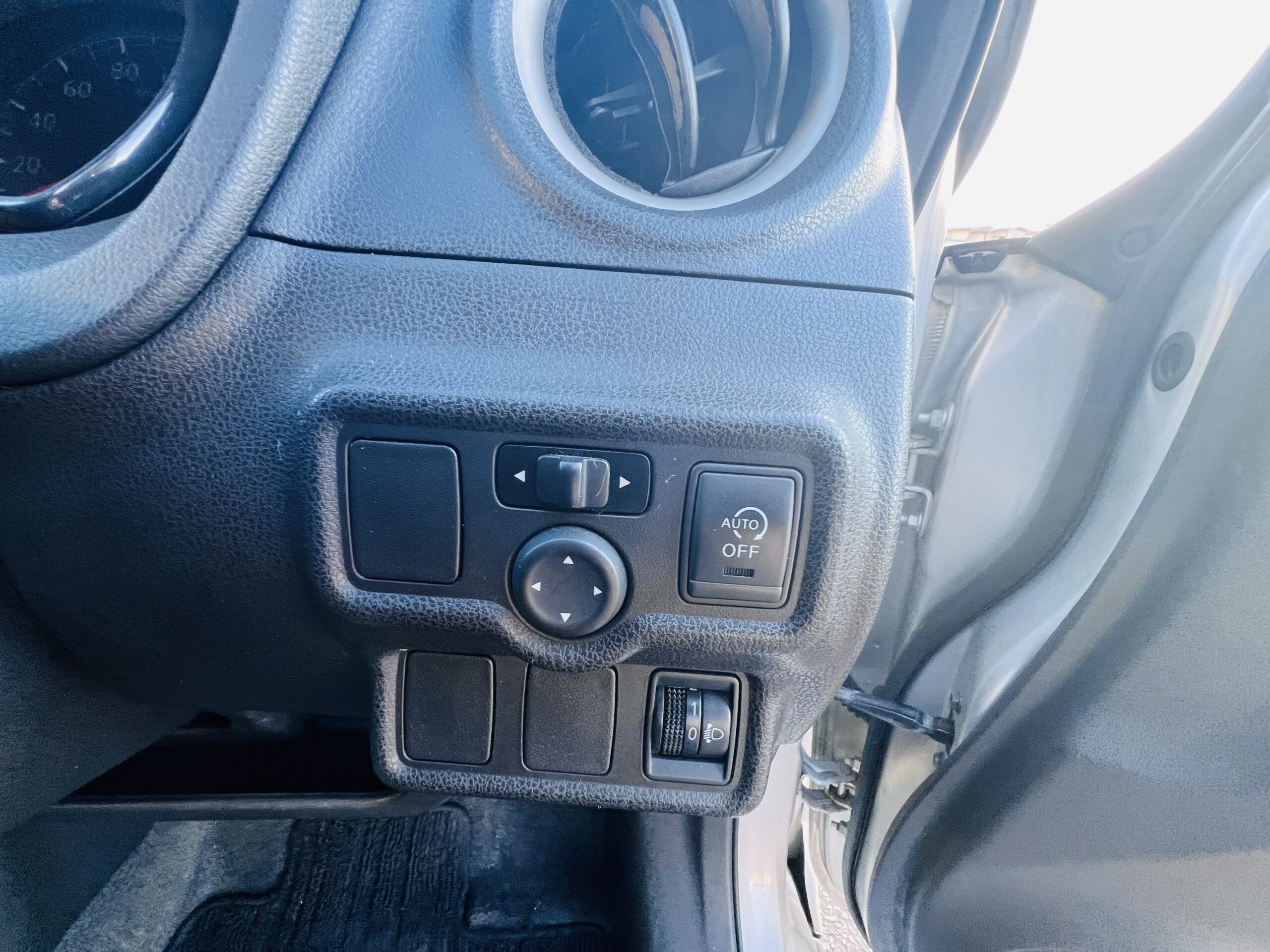 2013 NISSAN NOTE S
